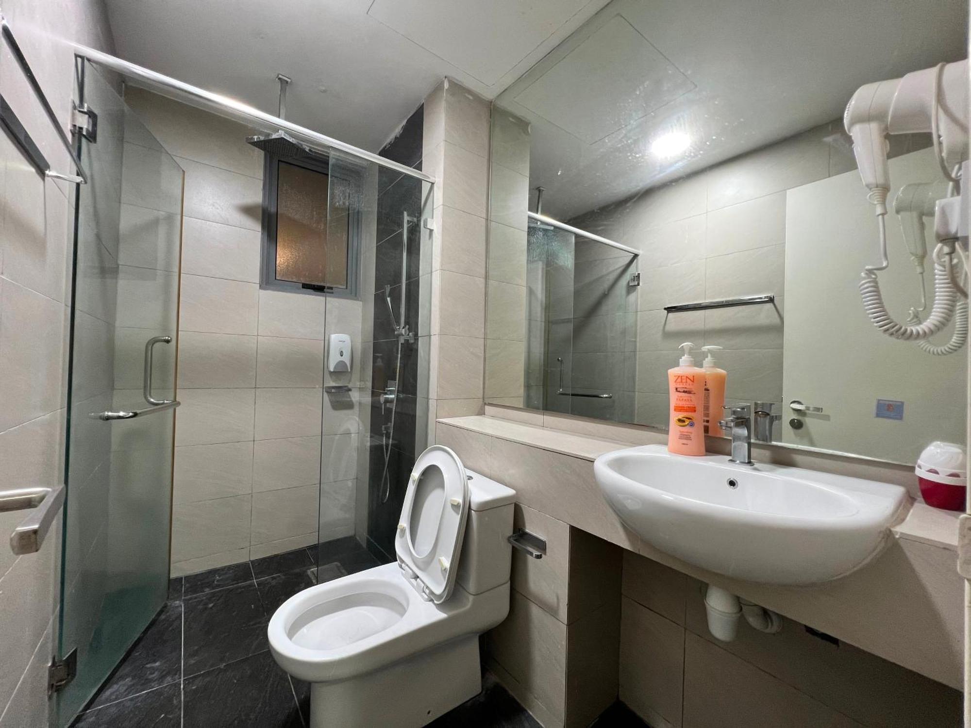 Capital O 90987 The Loft Residences Homestay @ Imago Shopping Mall 2 Kampong Sembulan Екстер'єр фото
