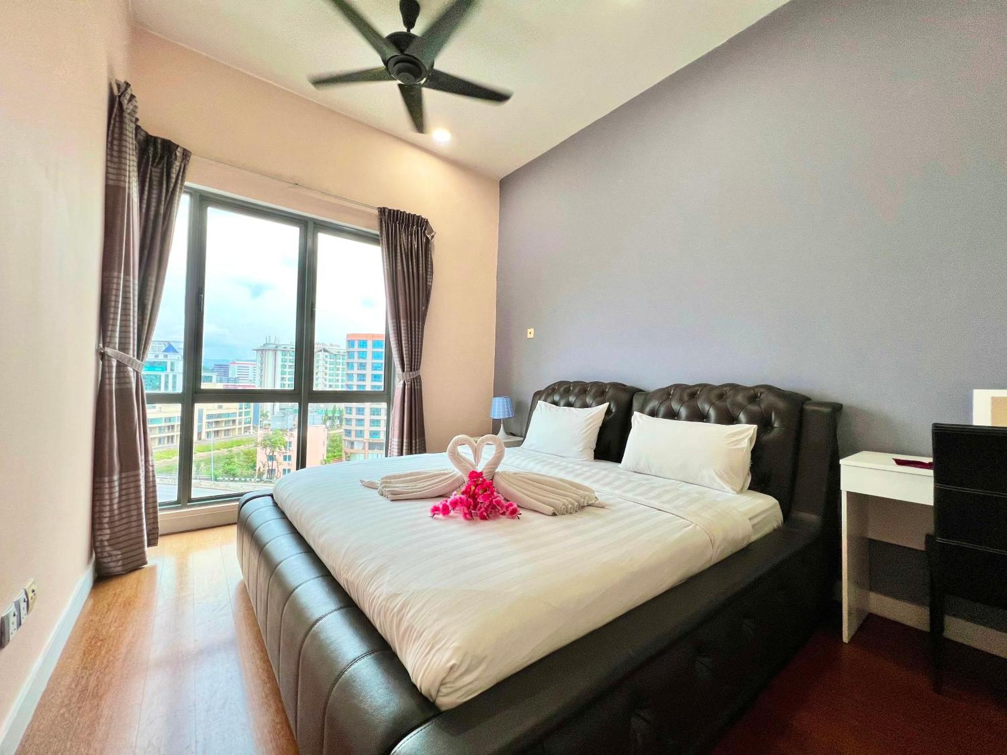Capital O 90987 The Loft Residences Homestay @ Imago Shopping Mall 2 Kampong Sembulan Екстер'єр фото